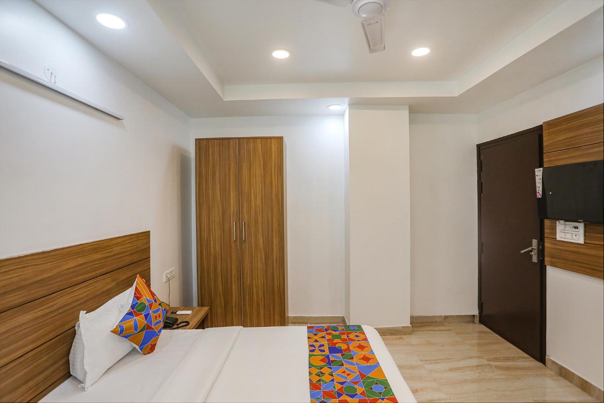 Fabhotel Unique Stay Noida Exterior photo